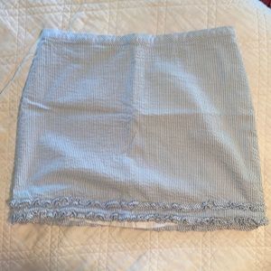 Vineyard vines seersucker skirt
